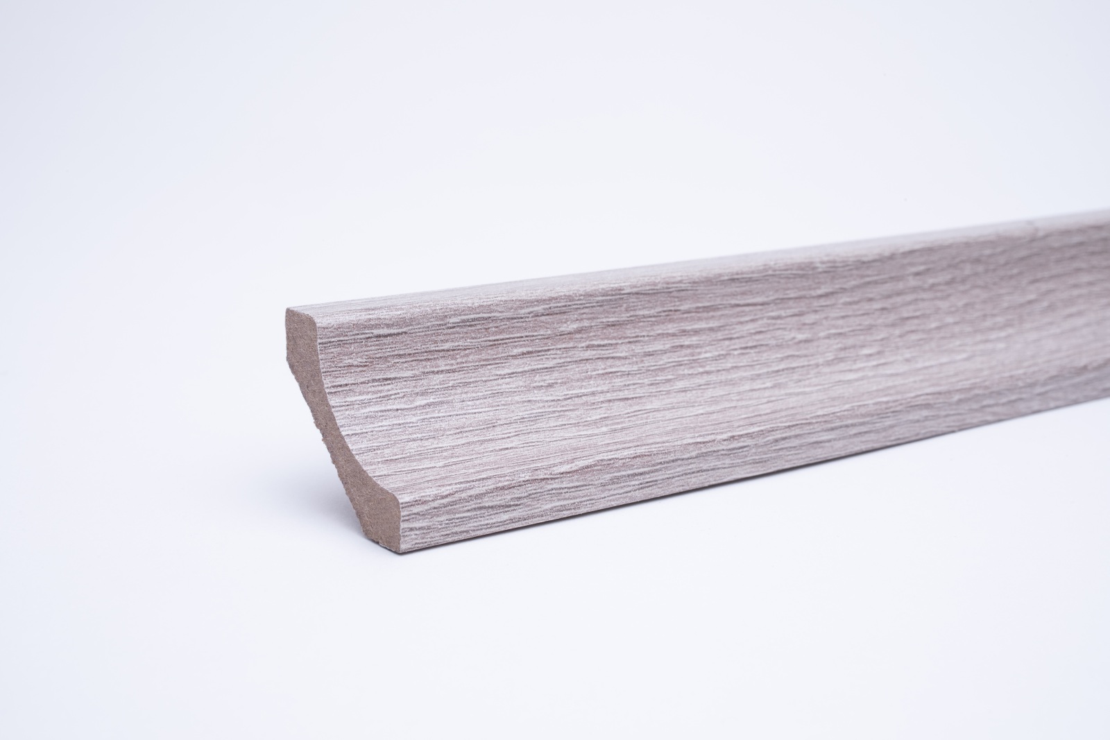 Hohlkehlleiste auf MDF-Träger in Holzoptik Eiche Weiß