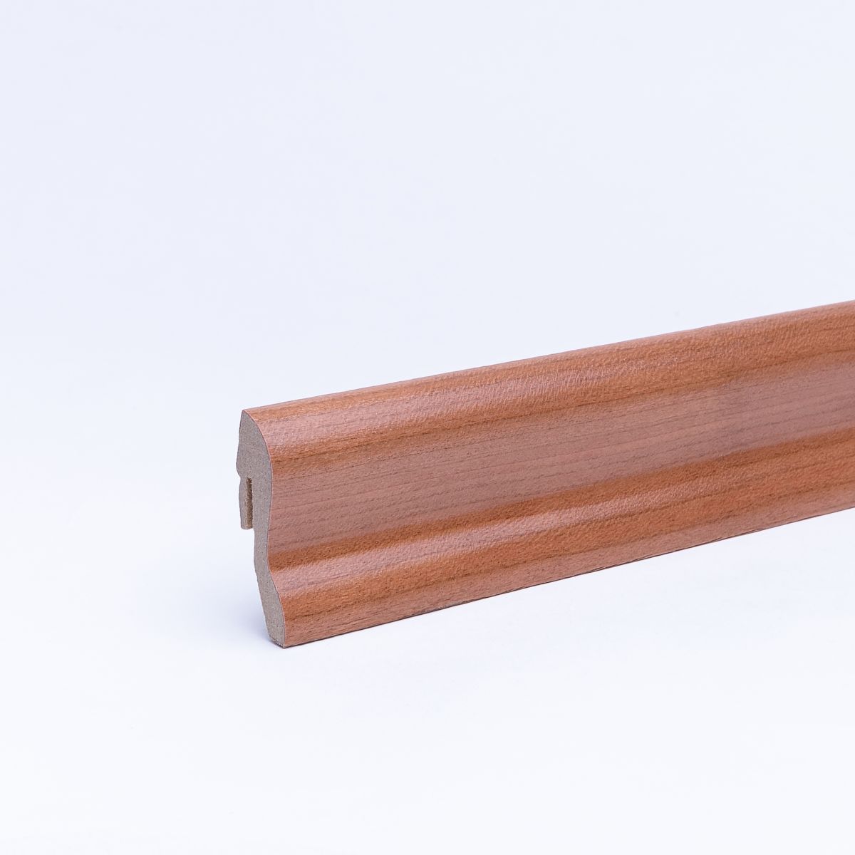 Furnier-Sockelleiste 40mm Kirsche gelackt